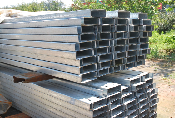 Bangunan Gudang Prefabrikasi Konstruksi Baja Prefab ISO9001