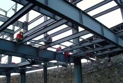 Bangunan Rangka Baja Prefabrikasi yang Dapat Didaur Ulang Stadion Prefab Lembaran Bergelombang